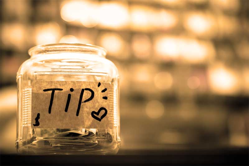 Budak Meja Belakang Pax Americana Budaya Memberi Tips