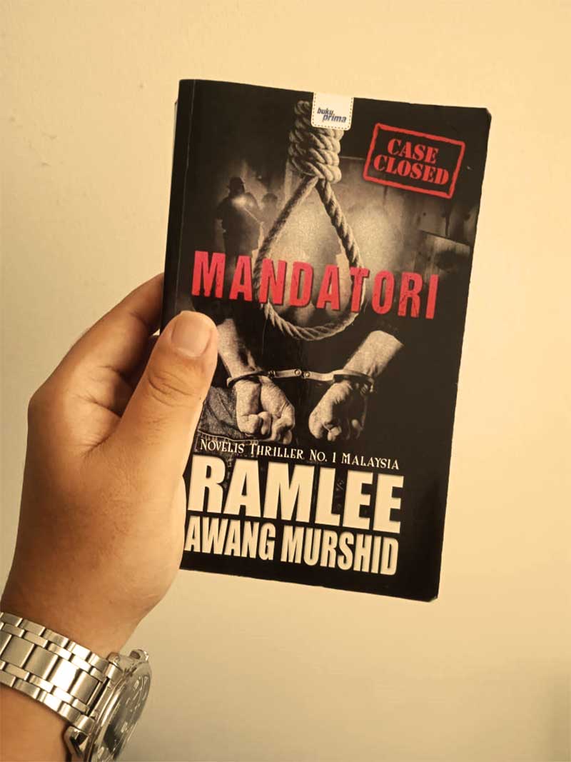 Novel Mandatori karya Ramlee Awang Murshid
