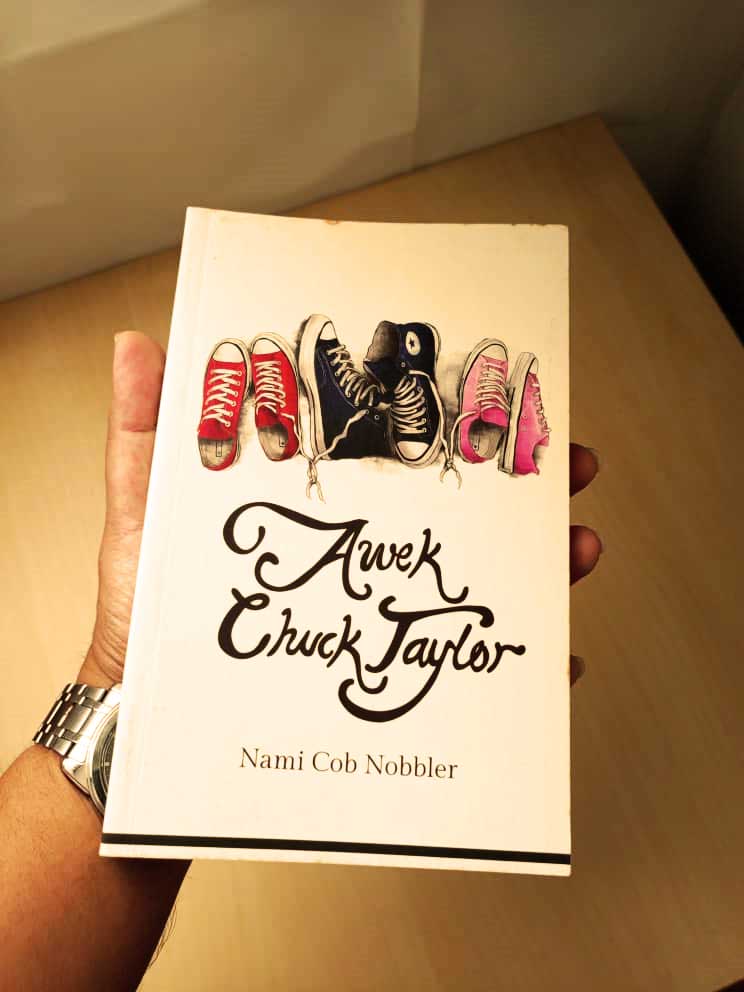 Novel Awek Chuck Taylor karya Nami Cob Nobbler